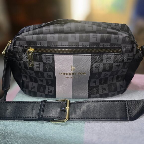 London Fog Camera Crossbody Bag - Picture 1 of 8